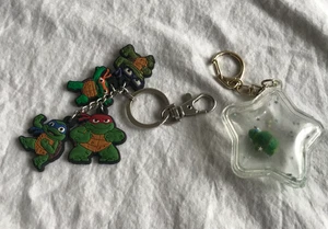 Lot of 4 TMNT PVC keychains + Bonus - Picture 1 of 4