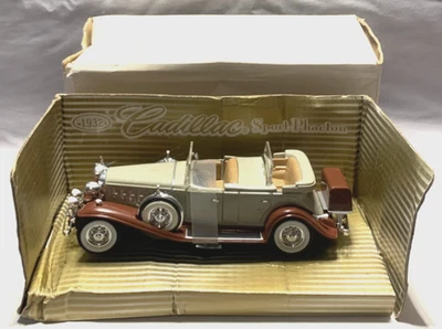 Vintage Anson Classic 1932 Cadillac Sport Phaeton V16 Cream Diecast 1:24 - Image 1 of 4
