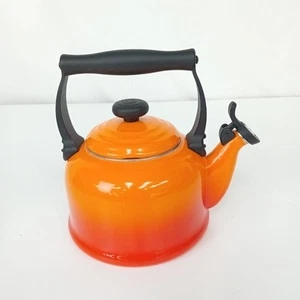Le Creuset Traditional Kettle 2.1LTR Orange -WRDC - Picture 1 of 7