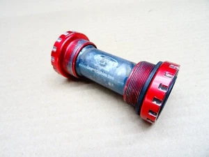 Hope Ceramic / Stainless Steel Bottom Bracket 68 / 73mm 24mm Axle Red - Picture 1 of 5
