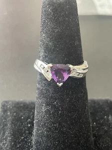 10KT White Gold 1/2CT  Amethyst and 0.06CTW Diamond Ring. size 7. (N72) - Picture 1 of 7