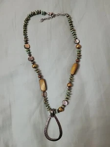 Silpada Howlite Shell Stone Pearl Hammered .925 Teardrop Pendant N1786 VTG - Picture 1 of 3