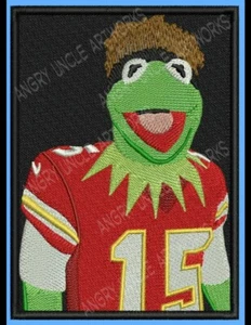 Patch Kermit Patrick Mahomes 4" Kansas City Chiefs QB 15 NFL DELUXE RICAMATA - Foto 1 di 2