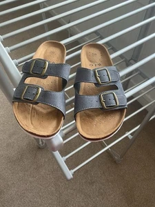 New Sandals Mid Blue Slip On. Size 7 - Picture 1 of 3