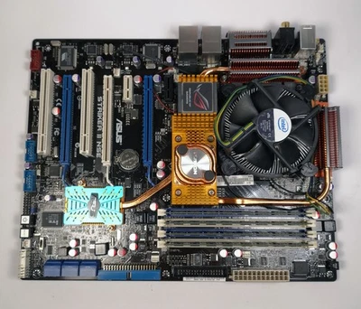 ASUS - Bundle Striker II NSE + Intel E8600 3.33Ghz + 8GB RAM + Accessori - Immagine 1 di 4