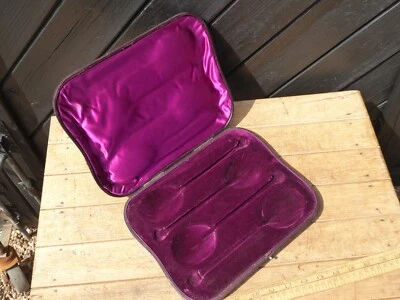 Antique Leather fitted case for 4 Berry Spoons / Serving Spoons - Empty - Image 1 of 4