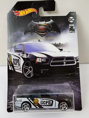 Hot Wheels Batman '11 Dodge Charger R/T GCPD Vehículo / A15 Foto 1 de 3