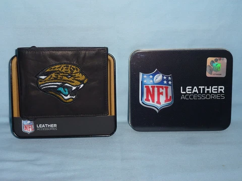 JACKSONVILLE JAGUARS   embroidered  Leather BiFold Wallet    NIB    black Cover