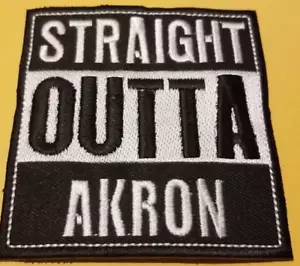 Parche bordado STRAIGHT OUTTA AKRON hierro o cosido 3,25x3,5" * - Imagen 1 de 2