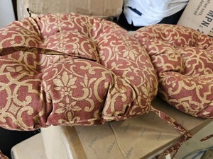 Blazing Needles 15" x 15" chair cushion - Picture 1 of 5