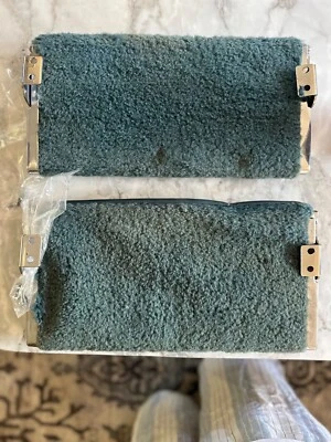 Par OEM 70 Cadillac Calais BANCO TRASEIRO APOIO PARA OS PÉS ALMOFADA ACABAMENTO APOIO PARA OS PÉS - Imagem 1 de 3