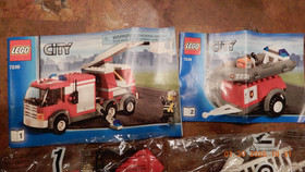 LEGO CITY FIRE TRUCK COMPLETE SET 7239 NO BOX