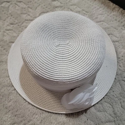 Nuevo con etiquetas Sombrero de Iglesia Blanco Embalable Nine West con Flor Macy's Foto 1 de 4