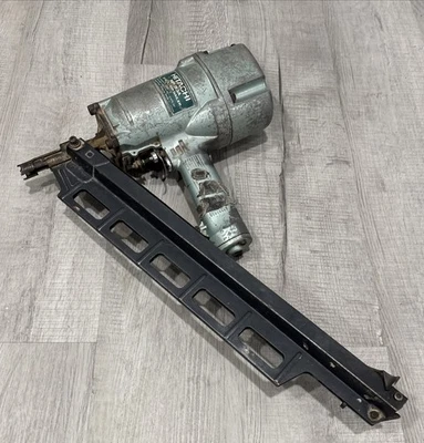 日立 NR83A 框架钉枪;日本制造 3 1/4 英寸条形钉枪 — 第 1/4 张图片