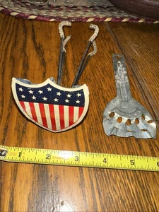 Antik USA Flagge 13 Sterne Schild Flaggenhalter Metall Nummernschild Topper - Bild 1 von 24