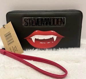 NWT Steve Madden Red Vampire Fangs Lips Black Clutch Zip Around Wristlet Wallet - Picture 1 of 5