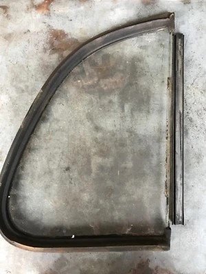MERCEDES BENZ  PONTON 1959 220S LEFT REAR DOOR 1/4  WINDOW DRIVERS REAR SEKURIT - Image 1 of 3