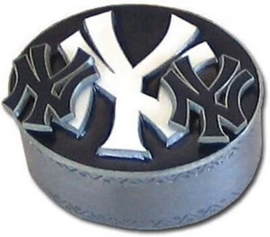 MLB New York Yankees 4 in 1 Trinket Box, pin, earrings & necklace new - Picture 1 of 1