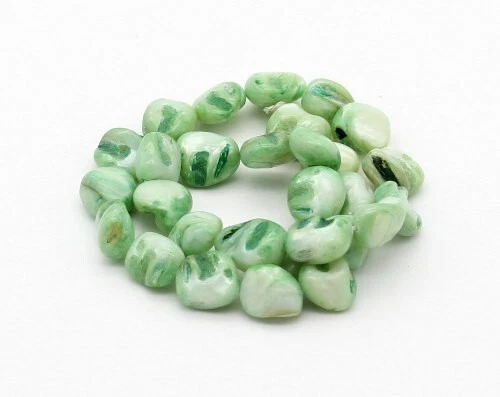 Perlmutt Nuggets Muschel Perlen Hellgrün 12,5-16mm 1 Strang Muschelperlen - Bild 1 von 1