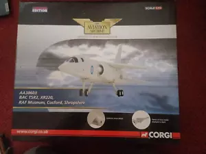 corgi aviation archive 1/72 BAC TSR2 XR220 and free frame picture - Picture 1 of 3