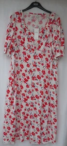 LADIES MARKS AND SPENCER RED MIX FLORAL SHORT SLEEVED MAXI DRESS SIZE 18 - Picture 1 of 6