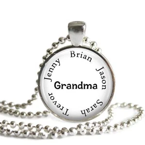 Personalisierter Schlüsselanhänger Oma Enkelkinder Charm Großmutter Geschenk 5 Namen - Bild 1 von 1