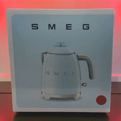 Smeg Retro Style Electric KLF05RDUS Red Mini Kettle Pre-owned with Box - Image 1 of 4