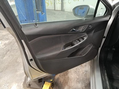Used Front Left Door Interior Trim Panel fits: 2018 Chevrolet Cruze  Grade A Foto 1 de 4
