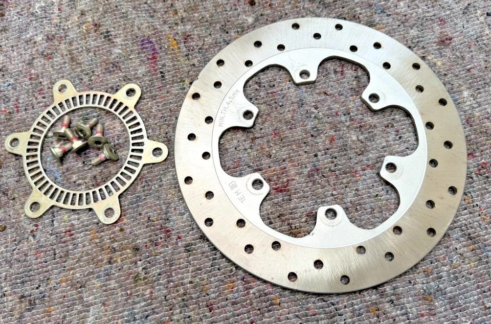 Disco de freio traseiro Royal Enfield Classic 350 modelo tardio + anel ABS e parafusos de encaixe - Imagem 1 de 1