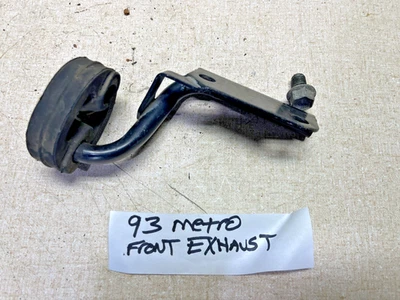 89 90 91 92 93 94 GEO METRO TUBO DE ESCAPE DELANTERO SOPORTE DE SUSPENSIÓN Y AISLADOR Foto 1 de 3