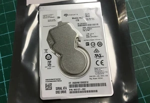 SEAGATE Mobile 1Tb 2.5 HDD HARD DRIVE 1RK172-021 ST1000LM035 863127-002 5400rpm - Afbeelding 1 van 2