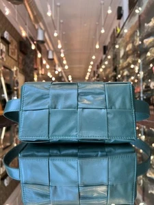 Size OS - Bottega Veneta Cassette Intrecciato Belt Bag Green 2CRO7QGAZ Pre-Owned - Picture 1 of 13