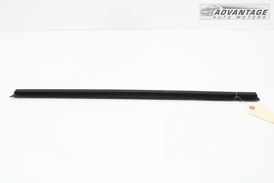 2011-2021 JEEP GRAND CHEROKEE FRONT RIGHT SIDE DOOR BELT WINDOW WEATHERSTRIP OEM - Image 1 of 4