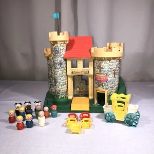 Fisher Price Little People Family Castle 993 W/ Figurines Accessories Vintage - Picture 1 of 10