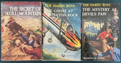 Hardy Boys Mystery 1st Edn Book Lot 3: Devil's Paw Skeleton Rock, Skull Mountain - Image 1 of 4