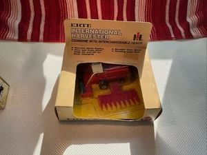 Vintage ERTL 1/80 Scale IH Combine with Interchangeable Heads NIB - Picture 1 of 4