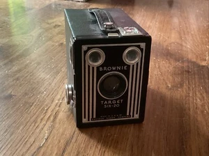 Brownie Target Six-20 Kodak Camera - 1940s - VINTAGE - 629 Film - Shutter Works - Picture 1 of 11