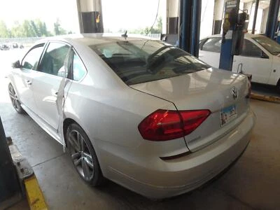 Compresor de aire acondicionado usado se adapta a: Volkswagen Passat 2016 2,0 L R134A grado C Foto 1 de 4