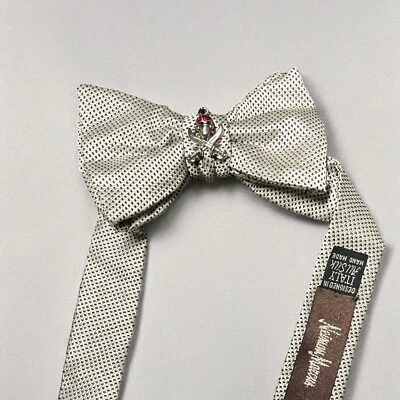 Pajarita Neiman Marcus para Hombres Lunares Seda/Pin Scull Hecha a Mano en Italia Rara Foto 1 de 4