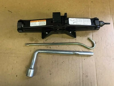 04 SUZUKI FORENZA JACK AND LUG WRENCH  - Image 1 of 2