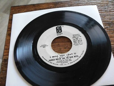 HAROLD MELVIN & THE BLUE NOTES I MISS YOU PART 1  STEREO/MONO 45 RPM RECORD 067 - Image 1 of 2
