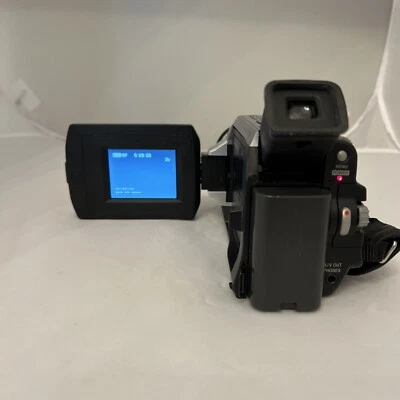 Panasonic PV-DV102 Camcorder - - Image 1 of 4