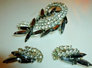 VINTAGE Prong RHINESTONE BROOCH Pin & Clip On Earrings Set Silver Tone - Picture 1 of 6