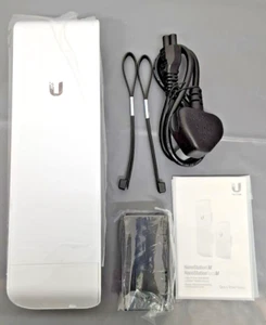 Ubiquiti - NanoStationlocoM Indoor/Outdoor airMAX CPE - White - Picture 1 of 2