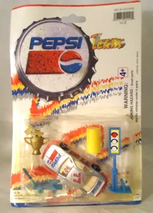 GOLDEN WHEEL PEPSI TEAM JIMMY PECK 1/64 DIECAST CAR & ACCESSORIES ON CARD - Bild 1 von 3