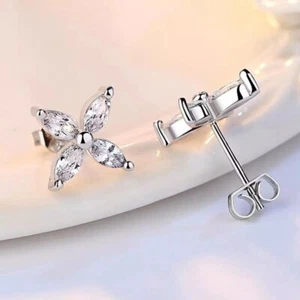 9K REAL WHITE GOLD FILLED FLOWER STUD EARRINGS MADE WITH SWAROVSKI CRYSTALS WG1 - Picture 1 of 5