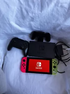 Consola Nintendo Switch con Joy-Cons Amarillo Neón y Rojo HAC-001 - Imagen 1 de 10