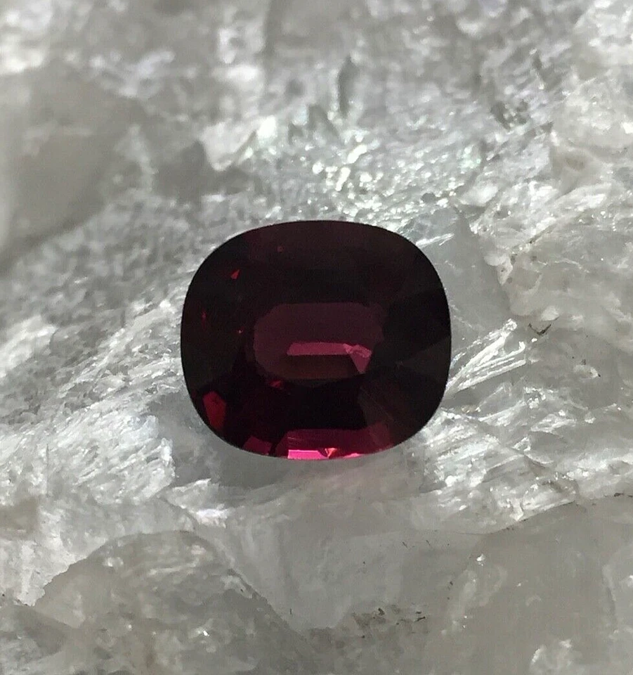 Wertvoller loser natürlicher Pyrop-Almandin-Granat  von ca. 4,65 ct - Bild 1 von 4