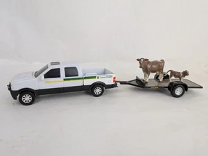 Ertl 1/24 John Deere Pick Up Truck, Cow Calf  White Green Yellow Trailer  - Picture 1 of 9