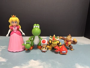 Jakks Super Mario Bros 7 verschiedene Actionfiguren Konvolut Peach Yoshi Toad Bowser - Bild 1 von 19